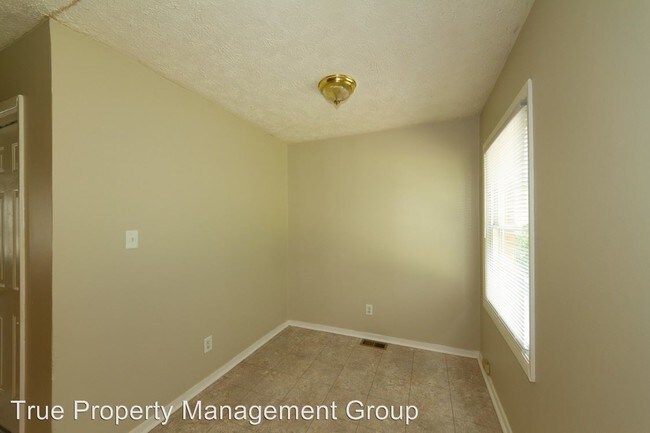 Building Photo - 3 br, 1 bath House - 4450 Kenmore Road