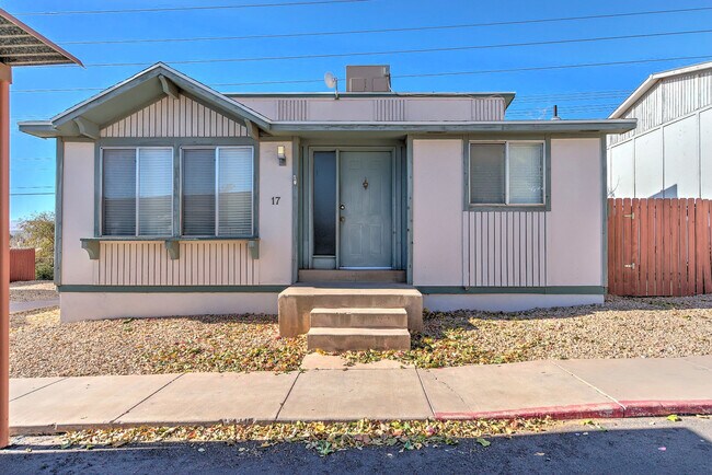 Foto del edificio - 3 Bedroom Home In St. George With Spacious Backyard