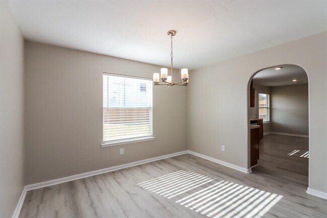 Building Photo - 20927 Balmoral Glen Ln