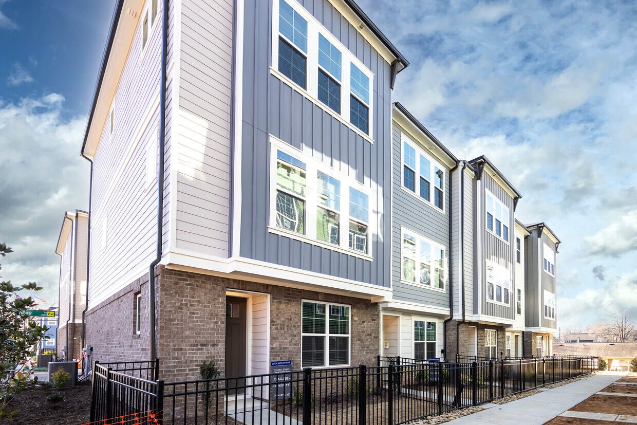 Primary Photo - 3116 Alloy Ln