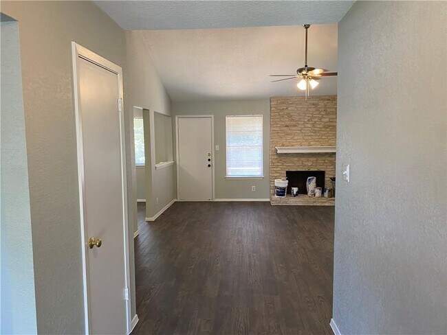 Foto del edificio - 10905 Tall Oak Trail
