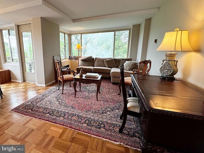 Foto del edificio - 4000 Tunlaw Rd NW