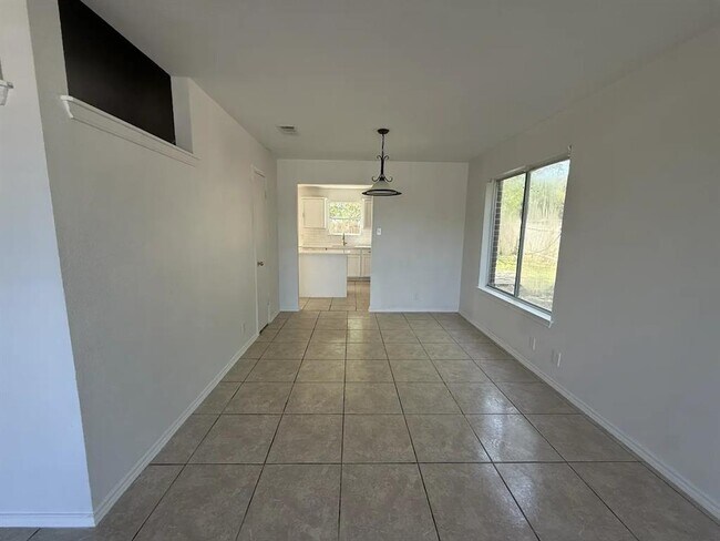 Building Photo - 2324 Friarcreek Loop