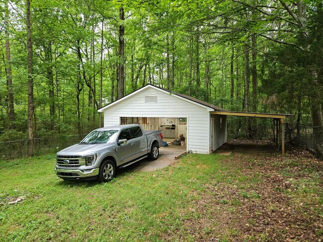 Foto del edificio - Renovated Ranch w/ Garage & Fenced Yard