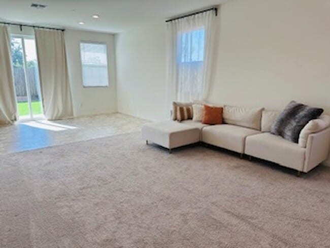 Foto del edificio - $2,275 West of Hwy 99, 3 Beds - Monte Vist...