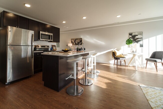 Building Photo - Westview Apartments – 203 (1BR)