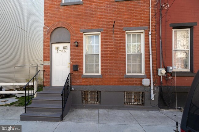 Building Photo - 1706 Willington St