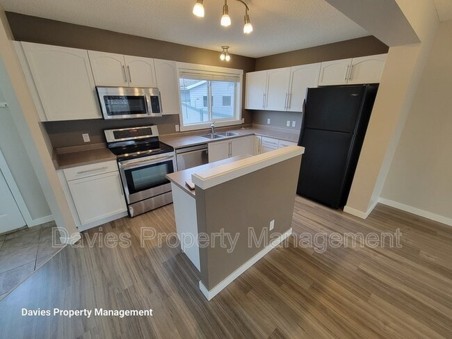 Building Photo - 5061 Stanton Dr SW