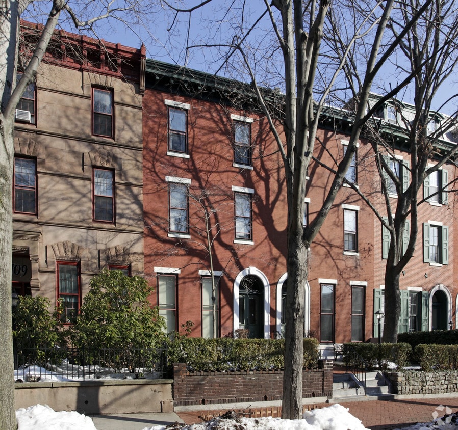 Building Photo - 2107 Green St