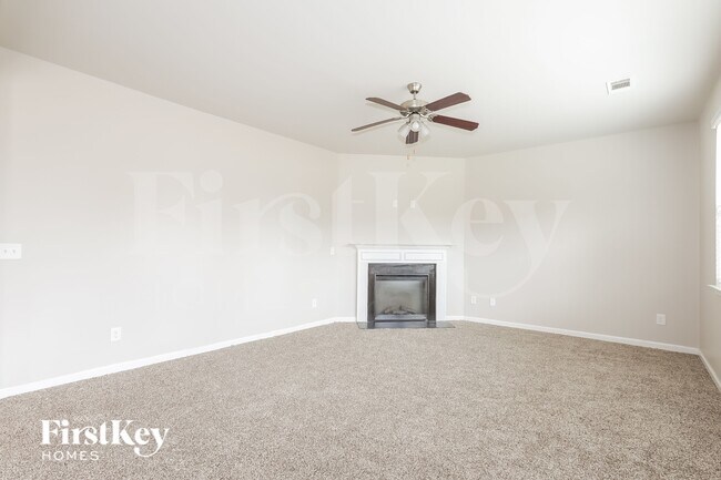 Foto del edificio - 1247 Heartwood Ave