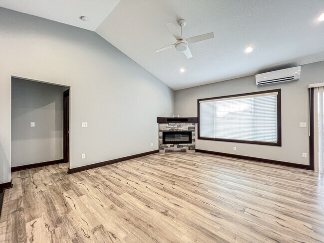 Foto del edificio - 1002 NE 21st St