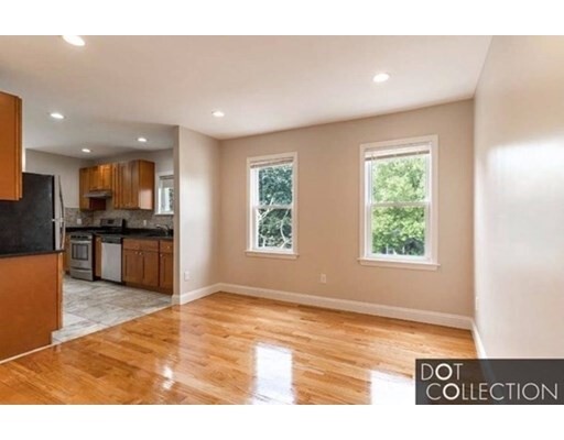 Building Photo - 2131 Dorchester Ave