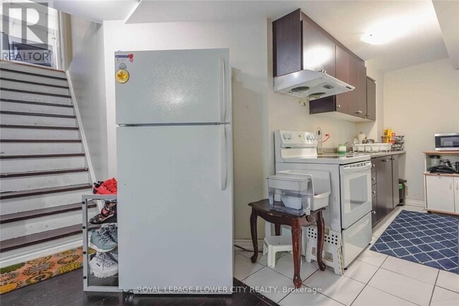 Building Photo - 77 Whitwell Dr