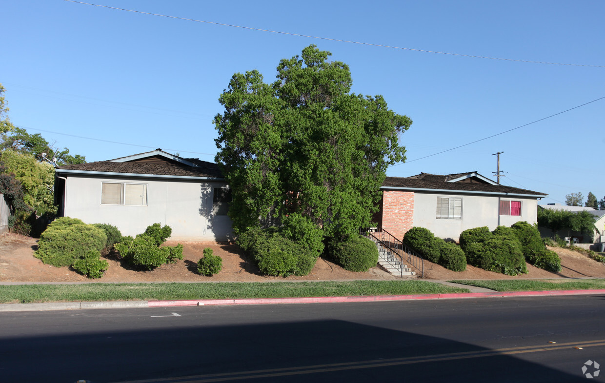 Primary Photo - 397 N Valencia Blvd