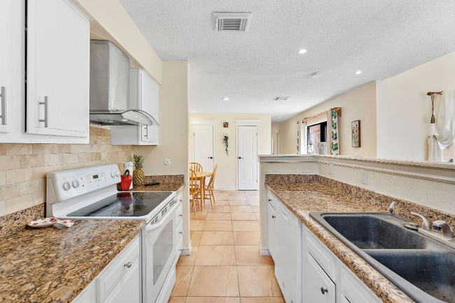 Photo - 2419 Briarwest Blvd Apartment