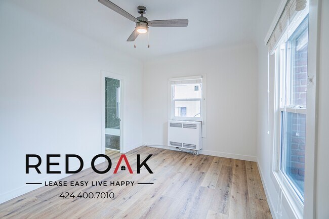 Building Photo - 247 S Alexandria Ave