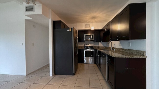 Photo - 1121 N Saturn Ave House