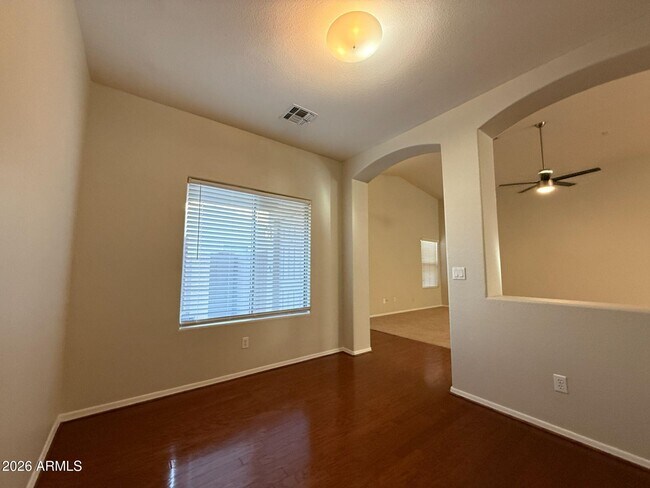 Foto del edificio - 14641 W Hearn Rd