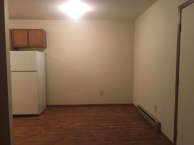 Building Photo - Marshfield Apartments