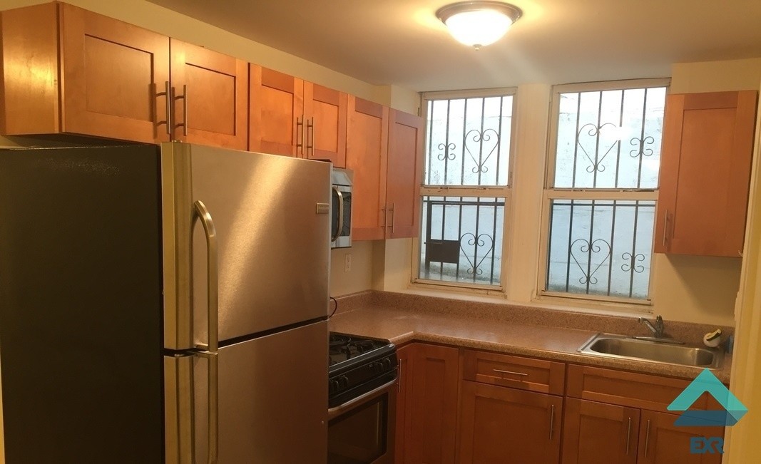Foto principal - 1487 E 34th St
