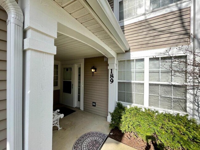 Foto del edificio - 2 bedroom in CAROL STREAM IL 60188