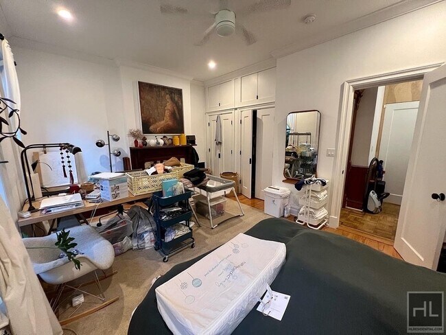 Building Photo - Fully Restored 3BR 2BA Brownstone Duplex w...