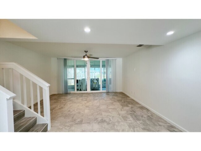 Foto del edificio - Available Now!  2 bedroom/2.5 Bath Townhome! Water Included!