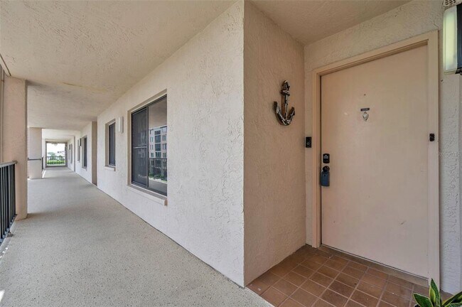 Building Photo - 4550 Bay Blvd