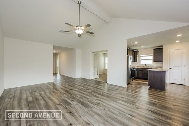 Building Photo - 1321 Woodwinds Dr