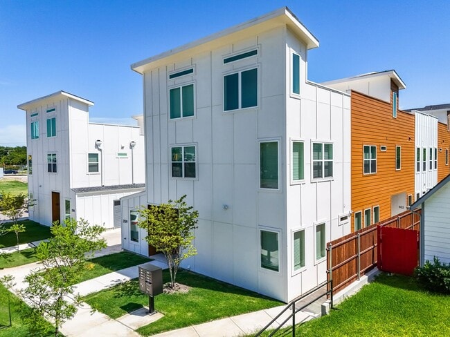 Foto del edificio - 2509 Benbrook Blvd