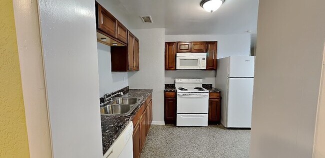 Foto del edificio - 4369 Royal Ivey Gardens Ct