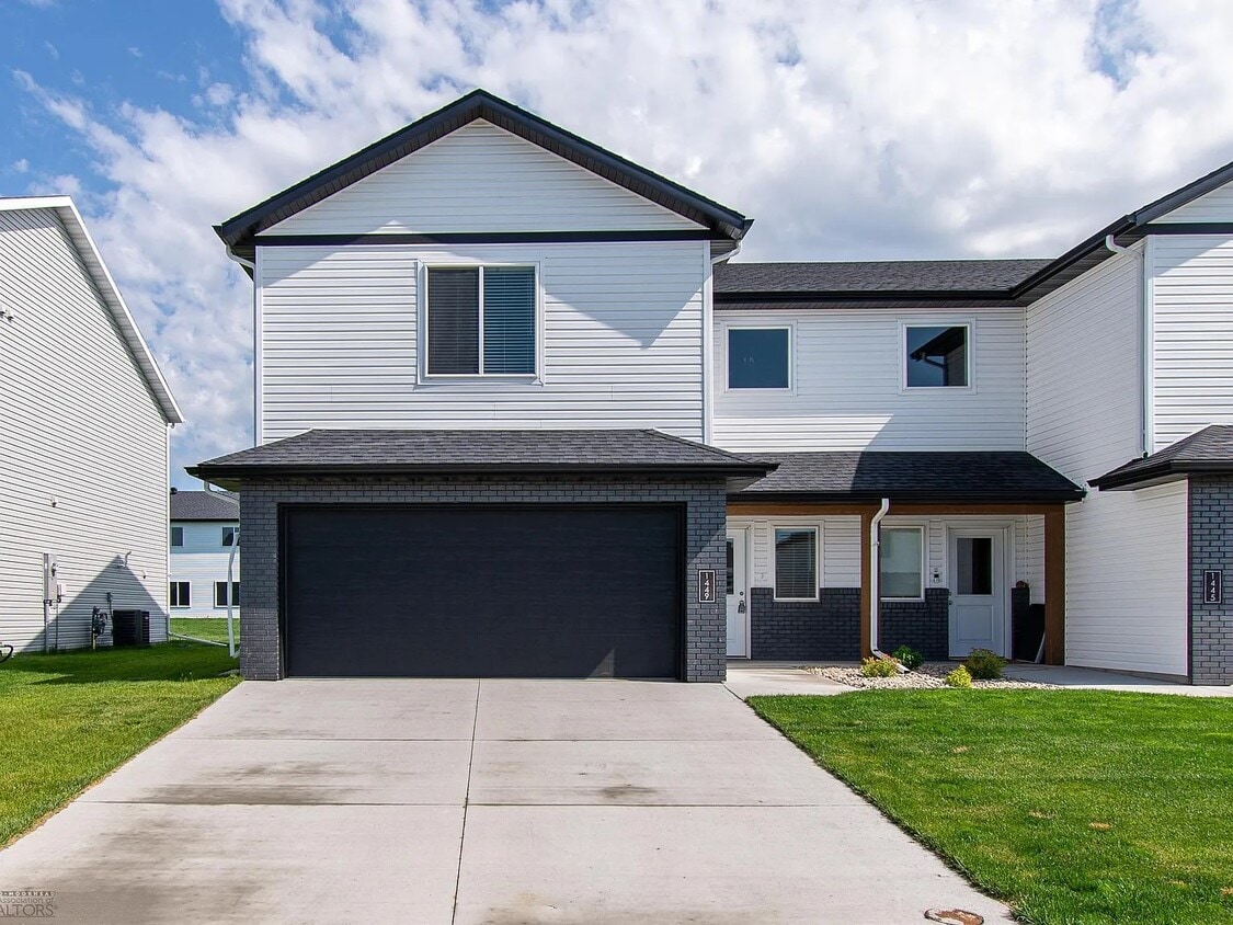 Foto principal - 1449 68th Ave S