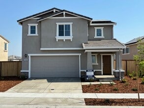 Building Photo - 1000 Silver Feather Wy