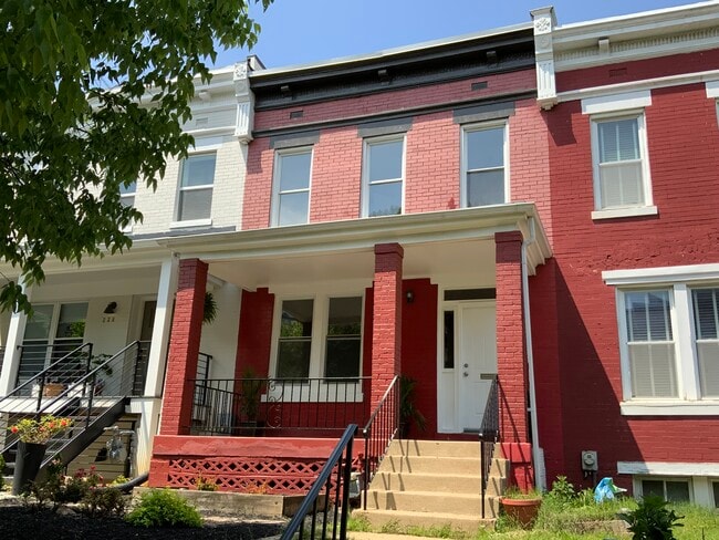 Building Photo - 230 R St NE