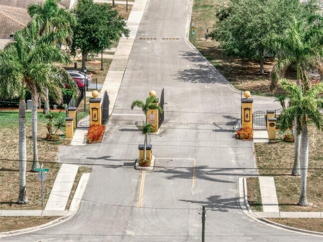 Foto del edificio - 1450 Las Villas Blvd