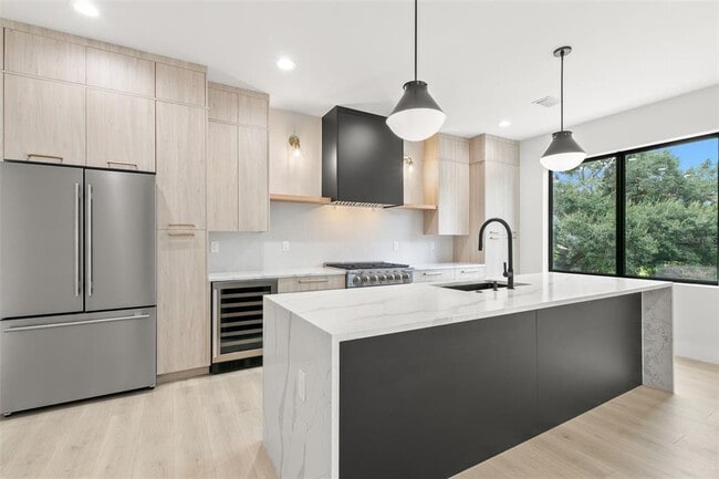 Foto del edificio - 2209 N Blvd