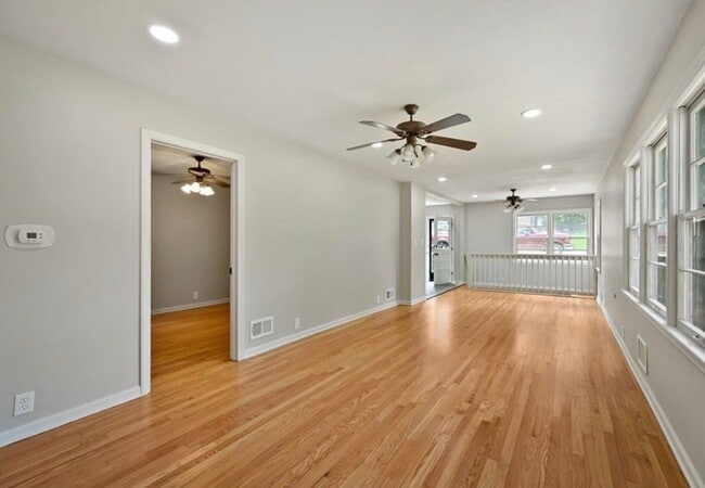 Building Photo - 3605 S Norwood Ave