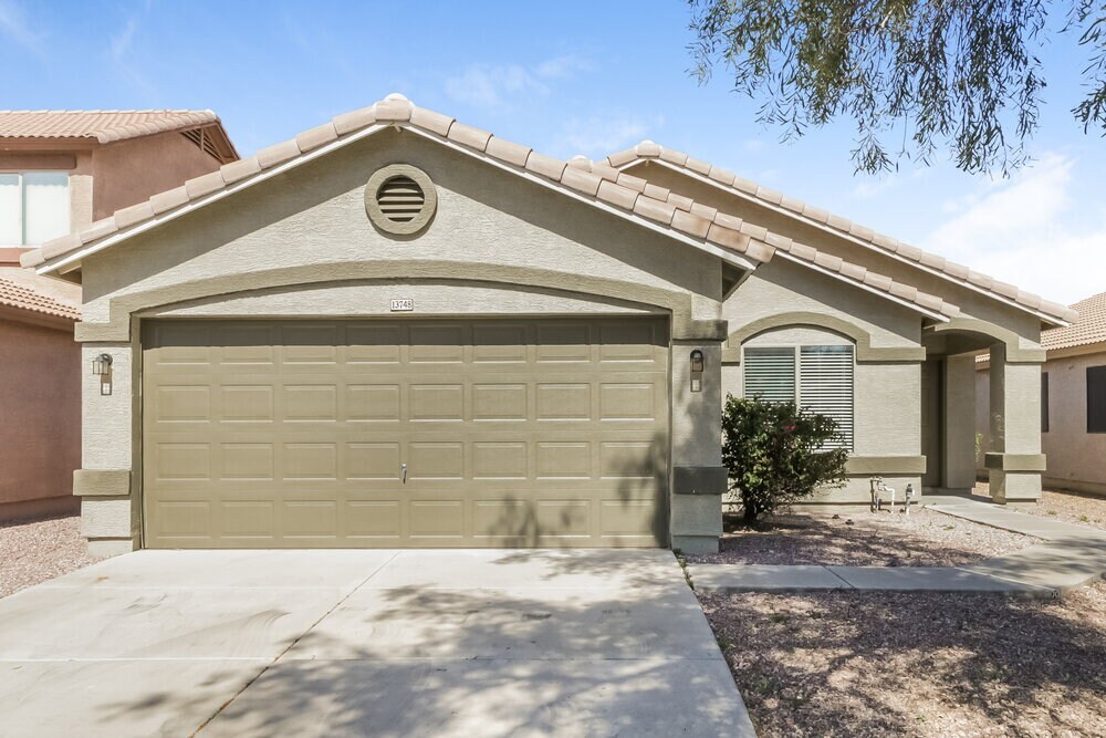 Foto principal - 13748 W Keim Dr