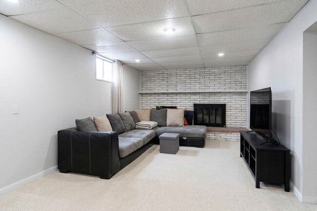 Building Photo - 4567 W 87th Pl