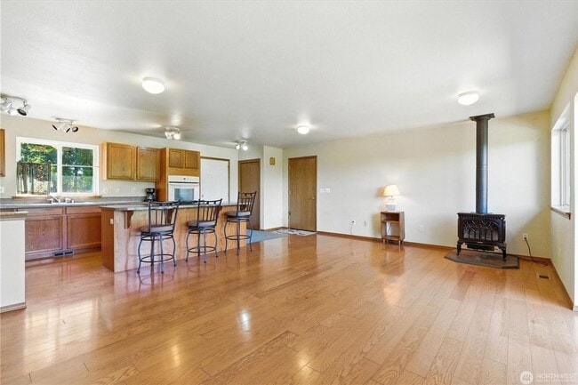 Building Photo - 470 E Rasor Rd