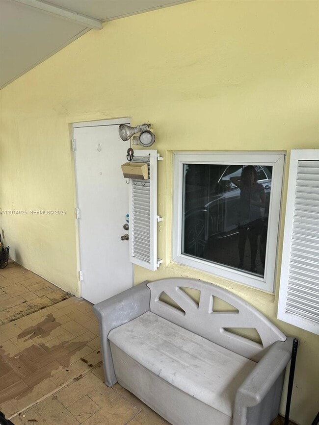 Foto del edificio - 9101 SW 88th St