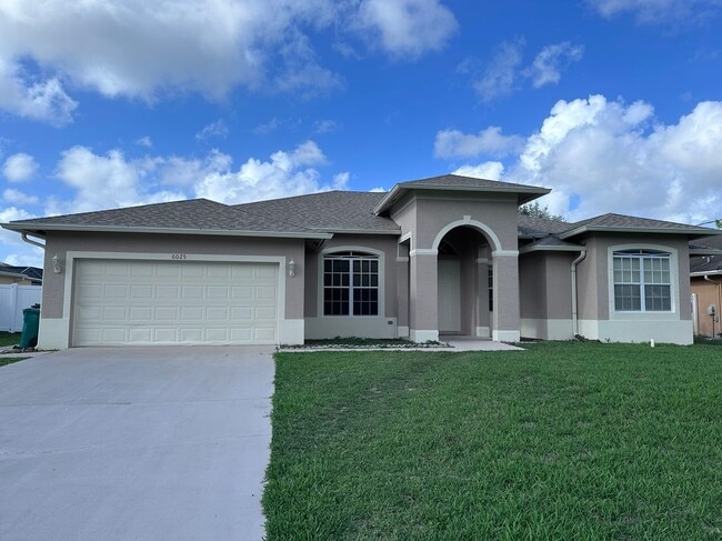 Building Photo - 6025 NW Wolverine Rd