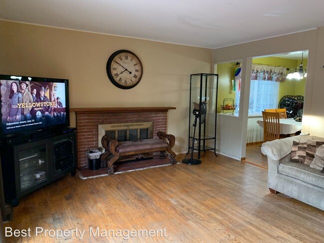 Building Photo - 3 br, 2 bath House - 5133 Lawler Ave.