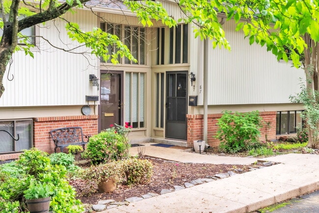 Building Photo - 87 Briarview Cir