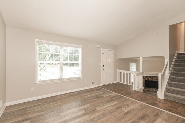 Foto del edificio - 401 Sherwood Oaks Rd