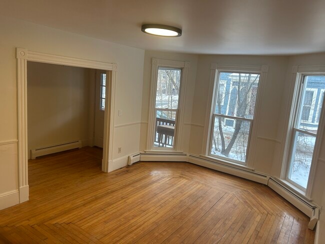 Living room - 43 Franklin St