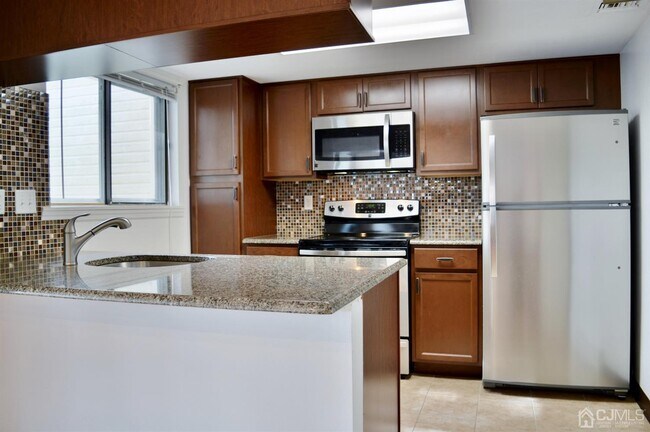 Building Photo - 94 Salix Plaza
