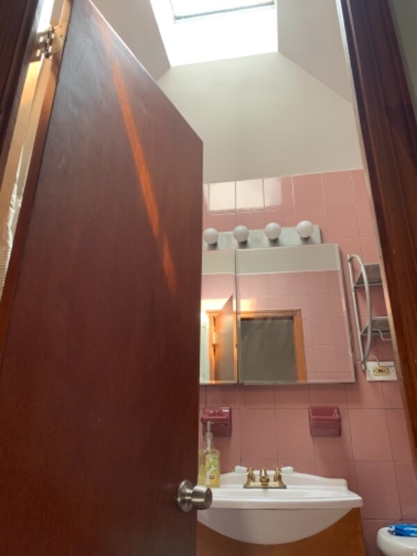 Foto del edificio - 57-54-57-63 63rd St