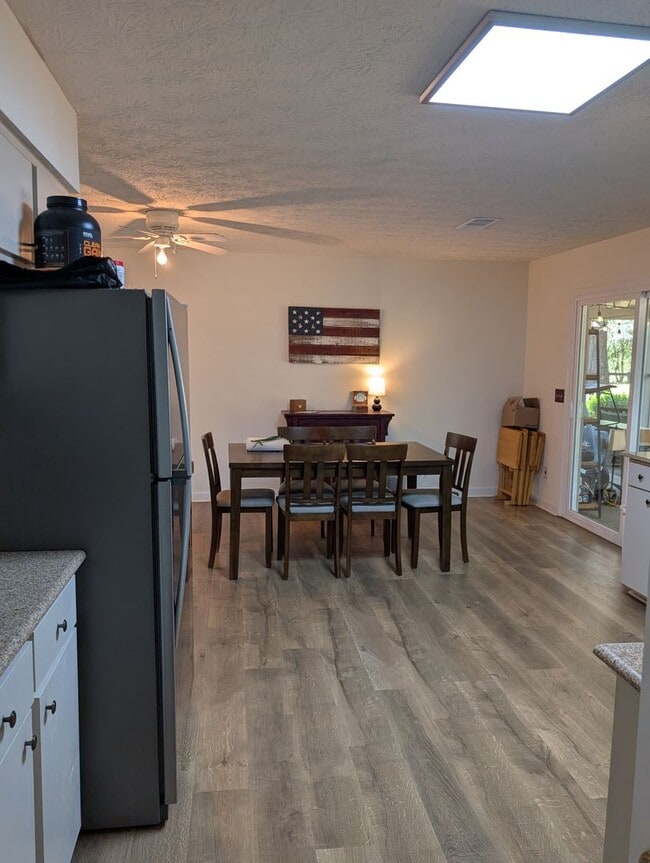 Foto del edificio - 940 Tacoma Dr