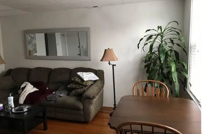 Foto del edificio - 1320 W Schubert Ave